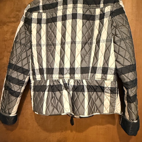 Classic Burberry Quilted Plaid Black and White Peplum Jacket, USA Size 8 - Picture 6 of 10